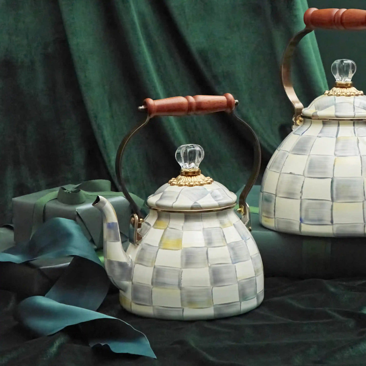 Rosy Check 3 Quart Tea Kettle