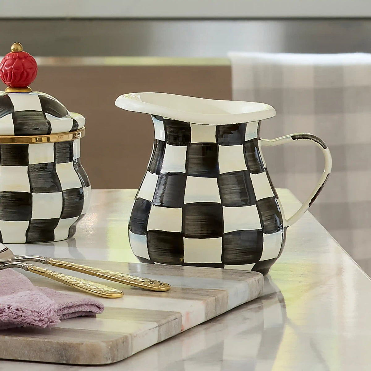 Rosy Check Creamer