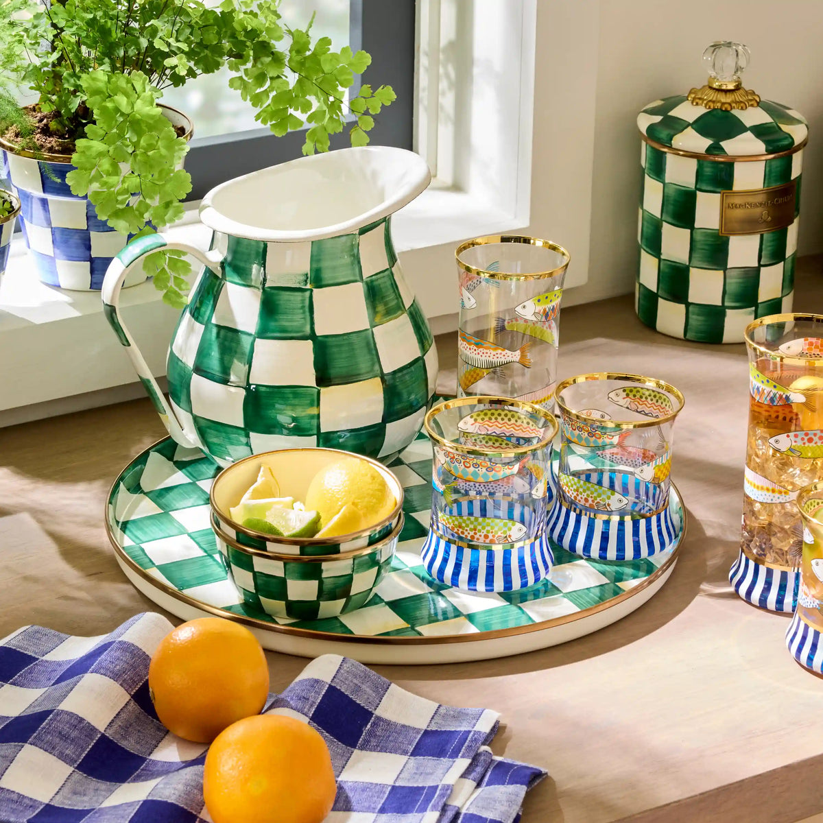 Courtly Check Round Tray