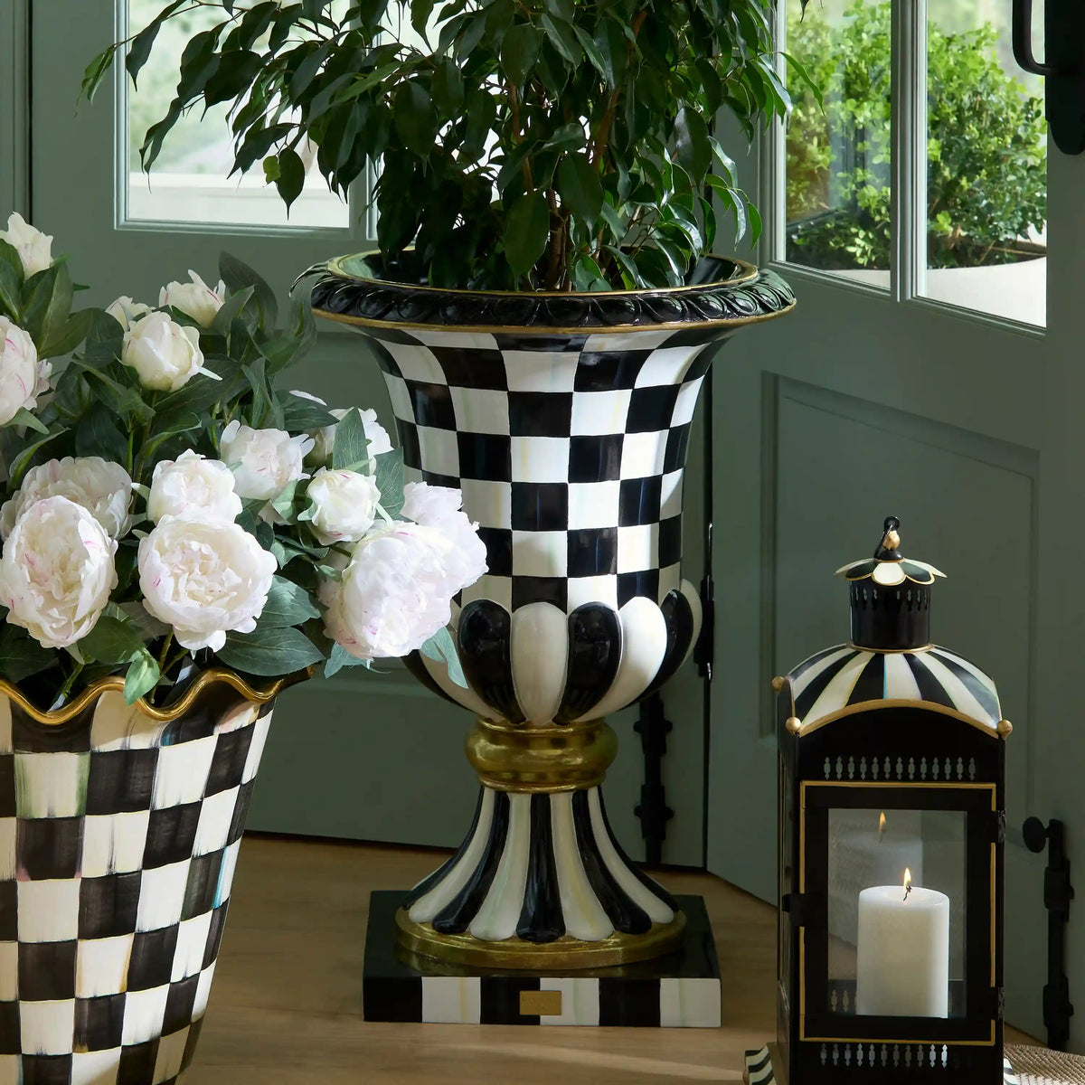Royal Check Pedestal Urn