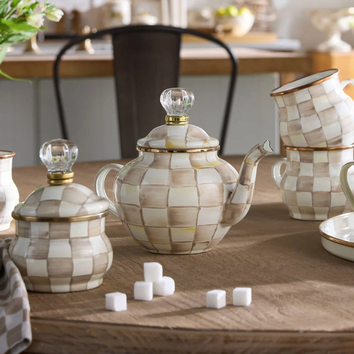 Rosy Check 4 Cup Teapot