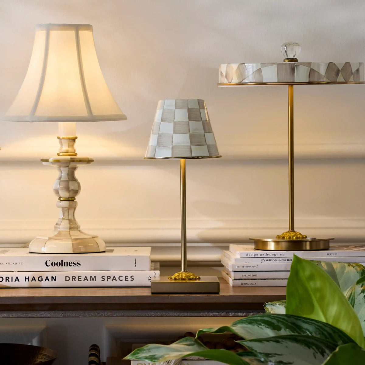 Royal Check LED Rechargeable Cafe Table Lamp