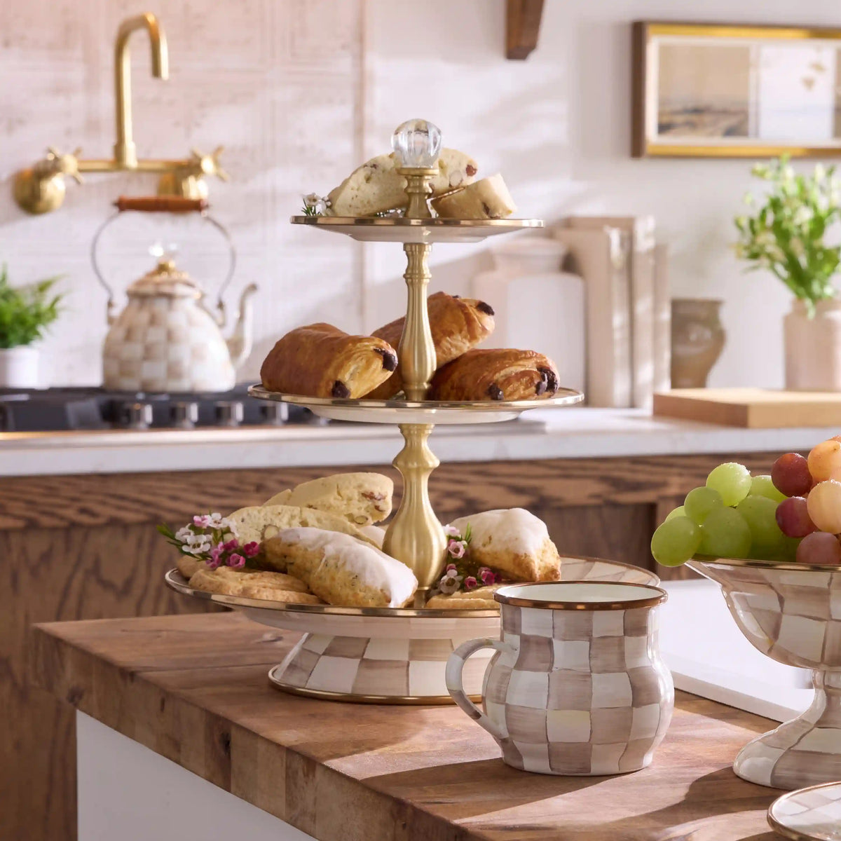 Rosy Check Two Tier Sweet Stand