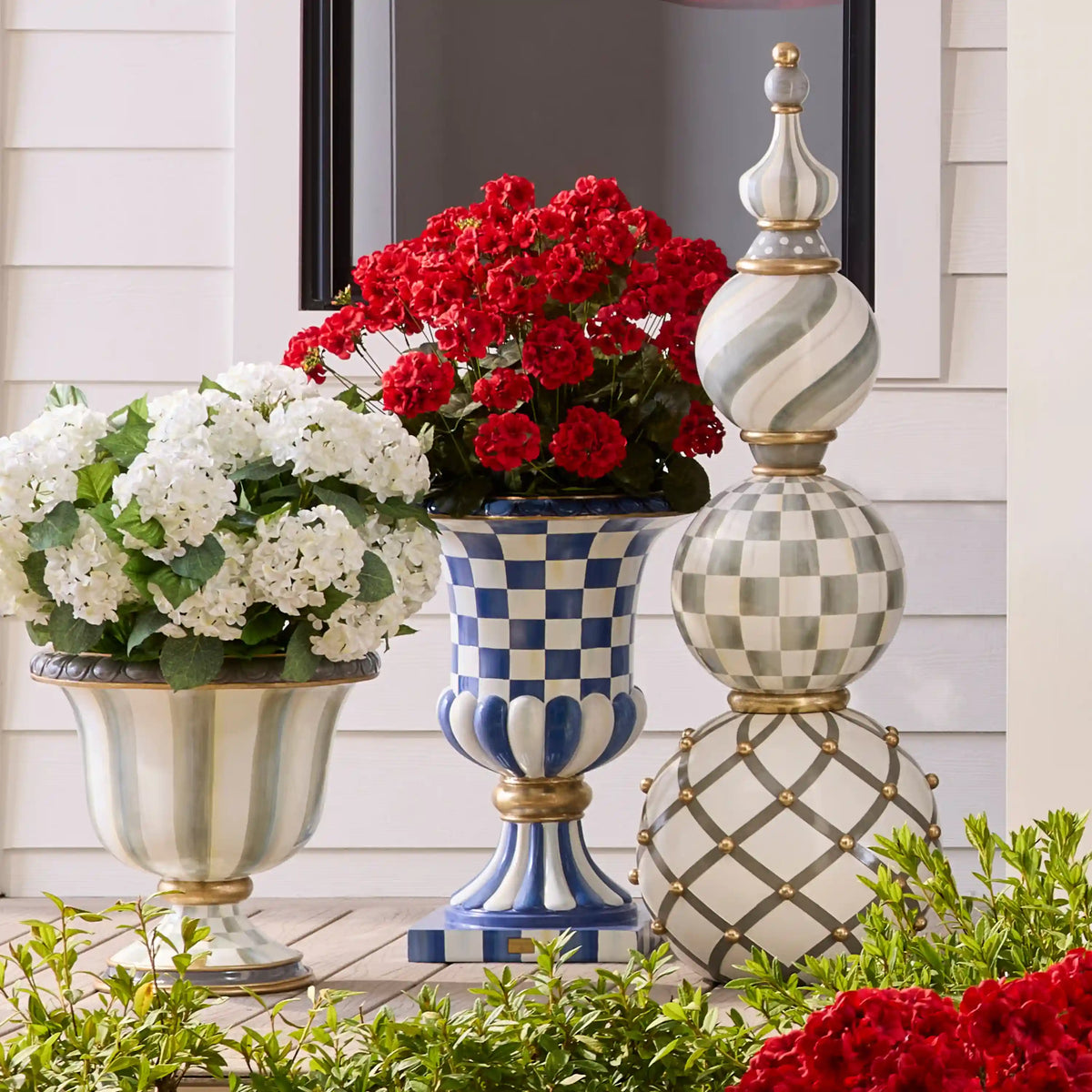 Courtly Check Pedestal Urn