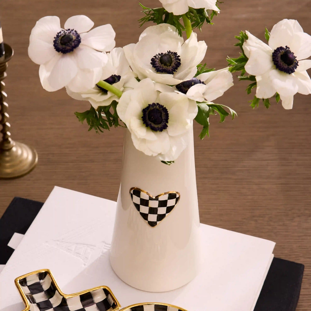 Courtly Check Short Heart Vase