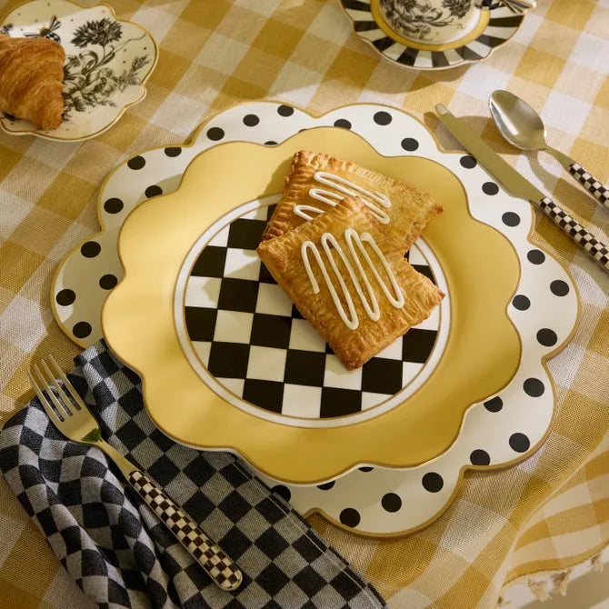 Buttercream Petal Dinner Plate