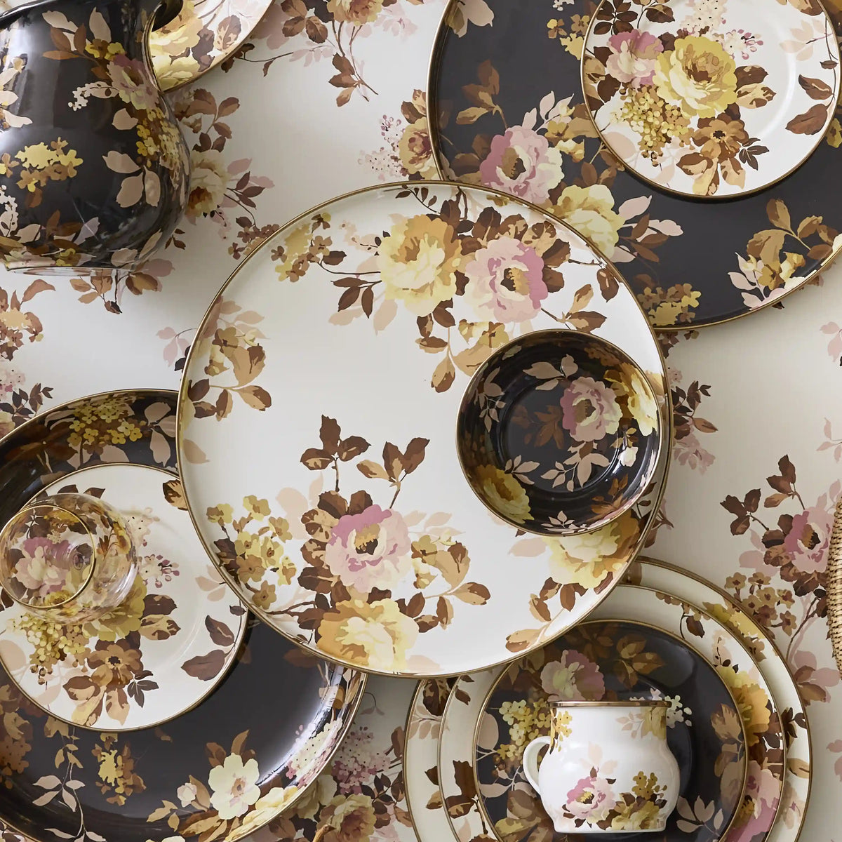 Wild Rose Mauve Round Tray