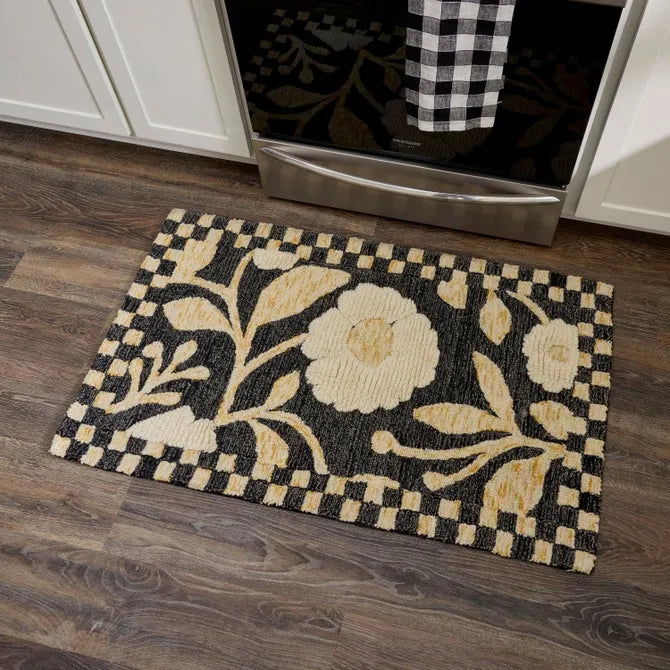 Farmhouse Floral 2'3" x 3'9" Rug