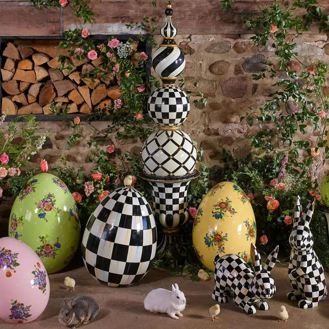 Courtly Check Trophy Topiary