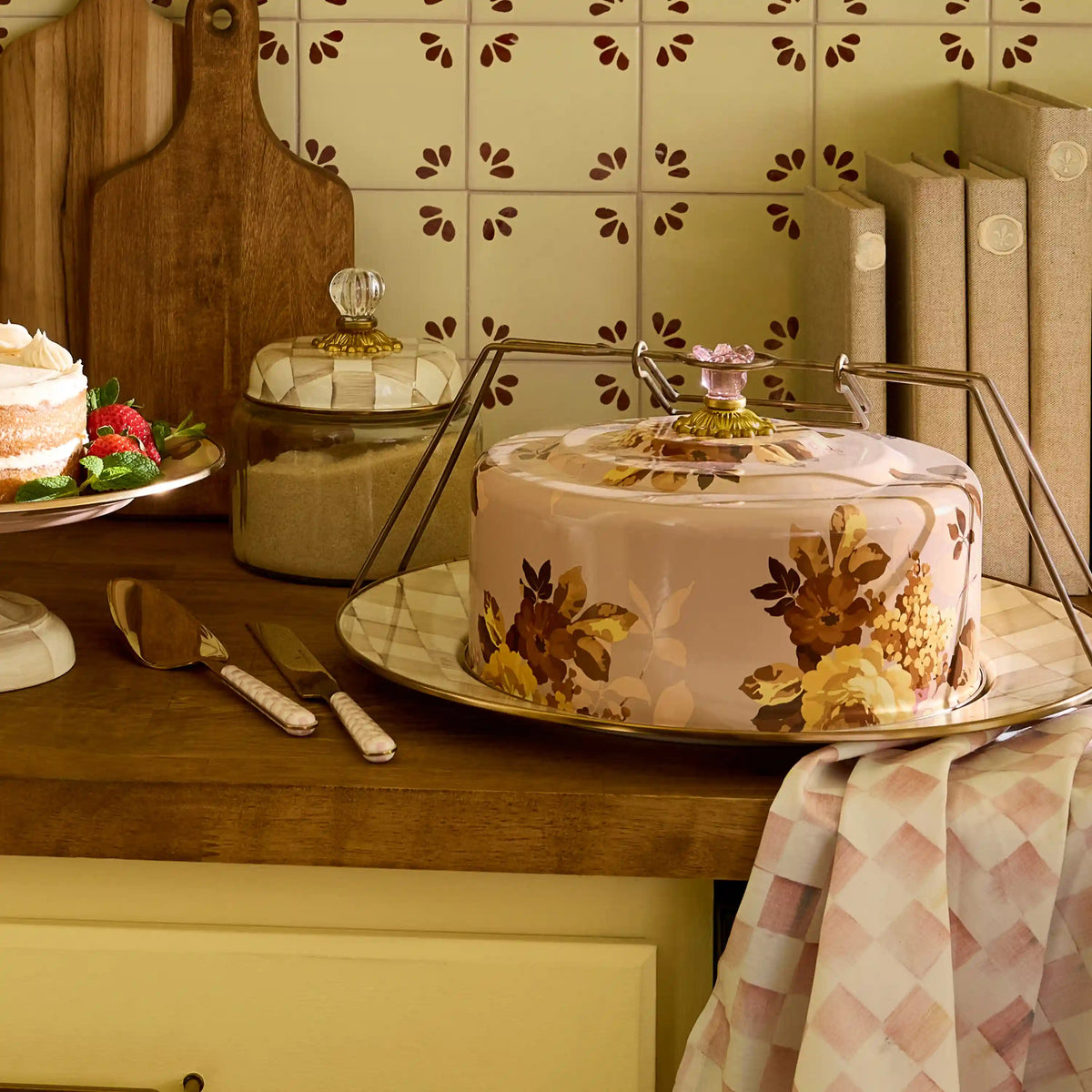 Wild Rose Brown Cake Carrier